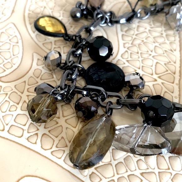 ✨NEW✨SMOKE CRYSTAL & BLACK CHARM BRACELET - Picture 2 of 11